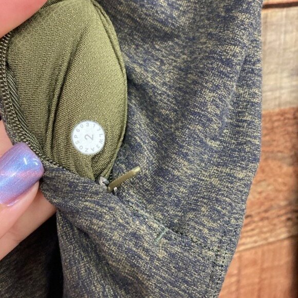 Lululemon Extra Mile Long Sleeve Shirt Cuffins Heathered Utilitarian Size 2 - Picture 4 of 5